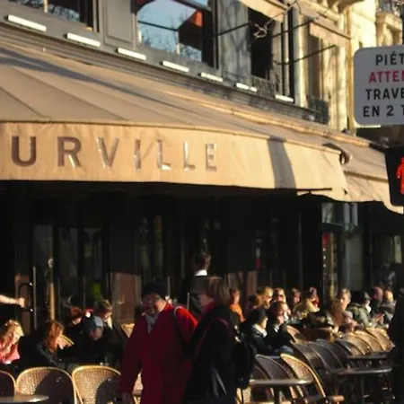 Private Apartment - Eiffel Tower View - Champ De Mars * Paris