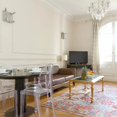 Private Apartment - Eiffel Tower View - Champ De Mars Apartmán